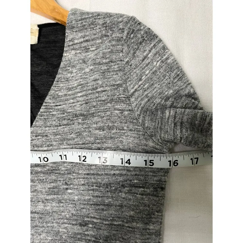 Alice + Olivia Jori Cropped Top Grey Long Sleeve V Neck Heathered Top Size 6